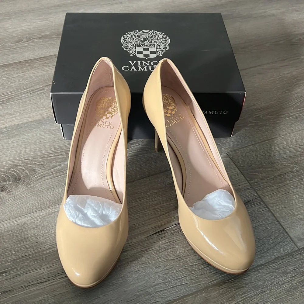 Vince Camuto beige patent leather heels